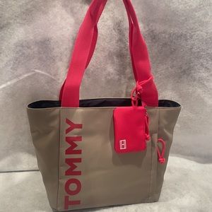 ❤️SALE❤️Tommy Hilfiger Tote with Pouch